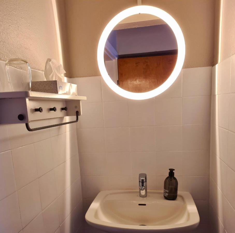 Dala-Jaerna Hotell Och Vandrarhem Εξωτερικό φωτογραφία