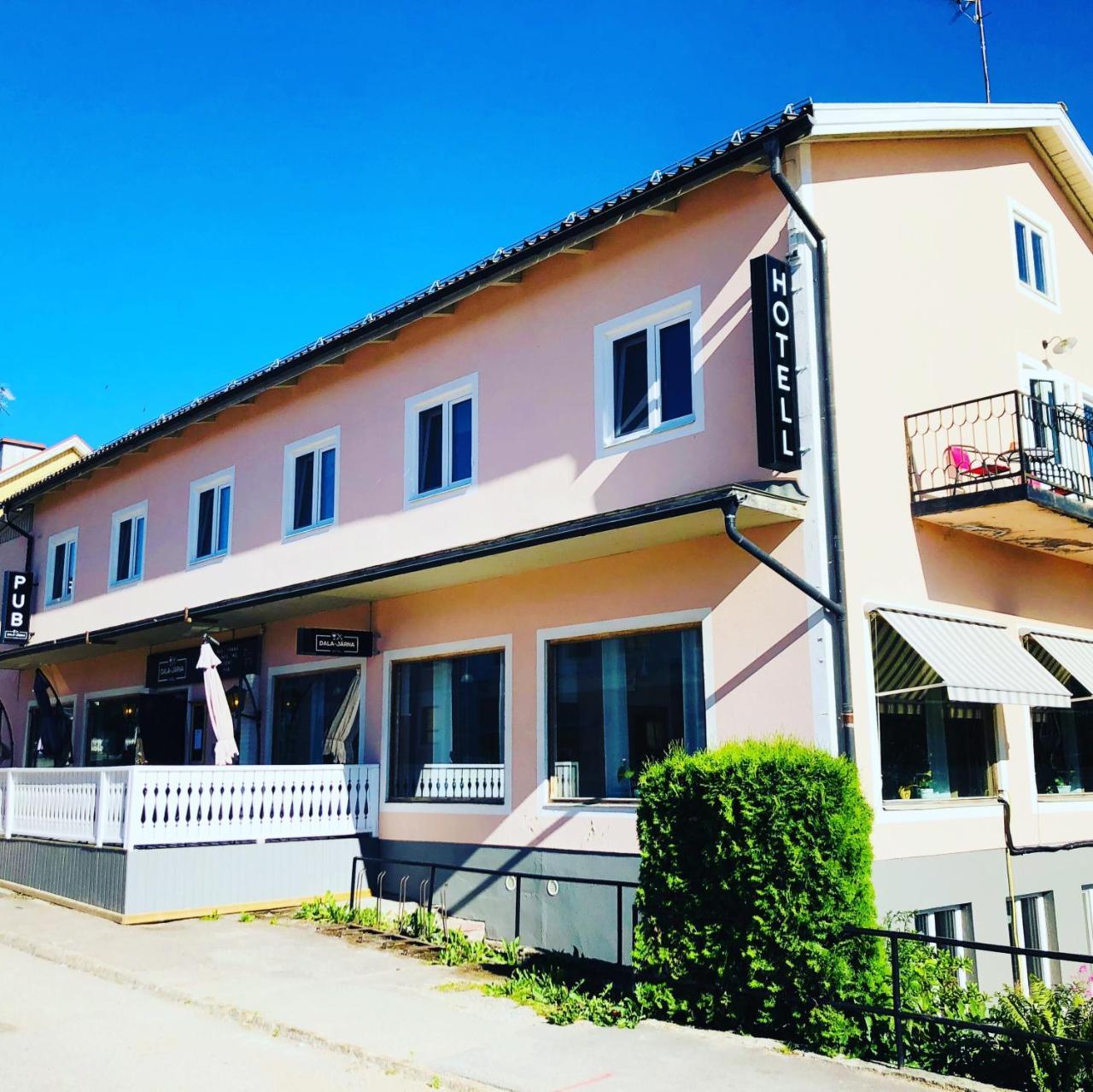 Dala-Jaerna Hotell Och Vandrarhem Εξωτερικό φωτογραφία